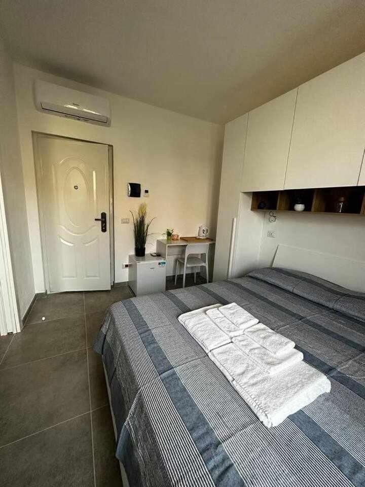 La Residenza Del Re Bed & Breakfast ปาเลา ภายนอก รูปภาพ